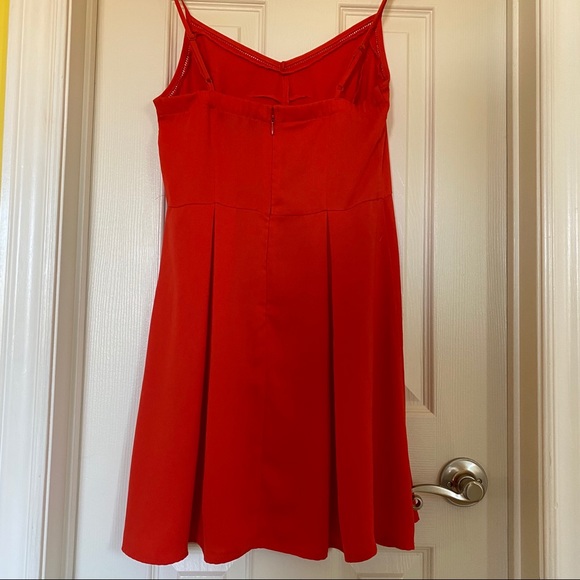 Dynamite Dress - Picture 2 of 4